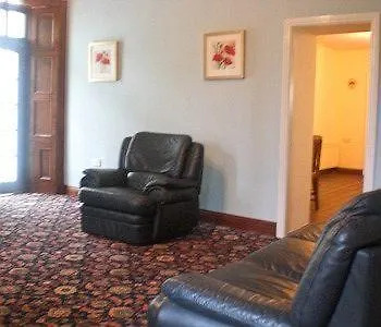 Deerpark מלון 3*